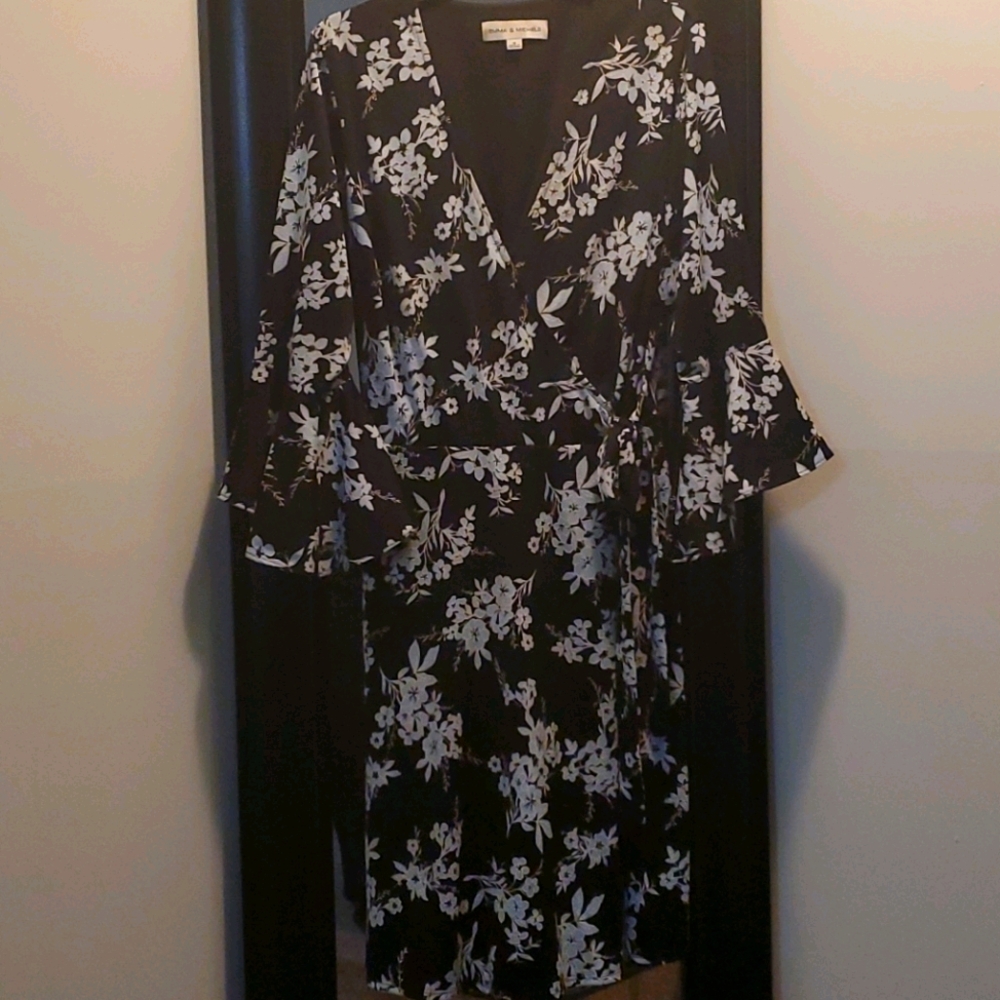 Simply Beautiful Floral  Bell sleeve Dress